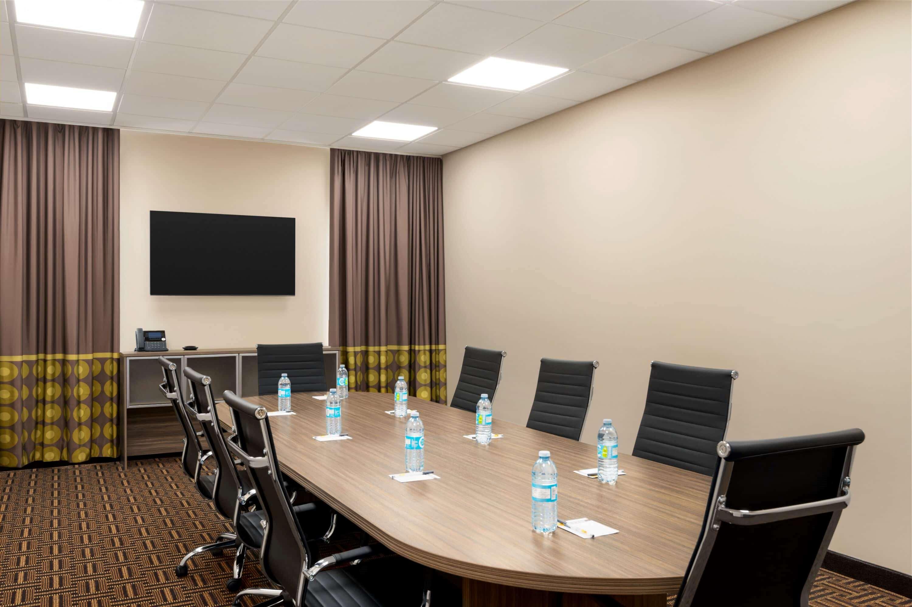 Super 8 By Wyndham Hotel Thompson