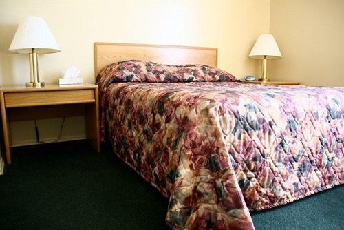 Hotel Super 8 By Wyndham Thompson