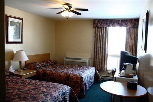 Super 8 By Wyndham 3* Thompson